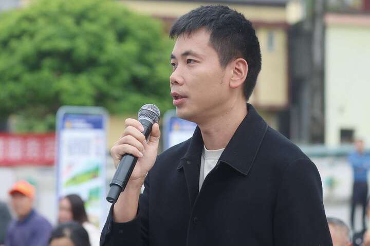 华龙网记者提问.jpg