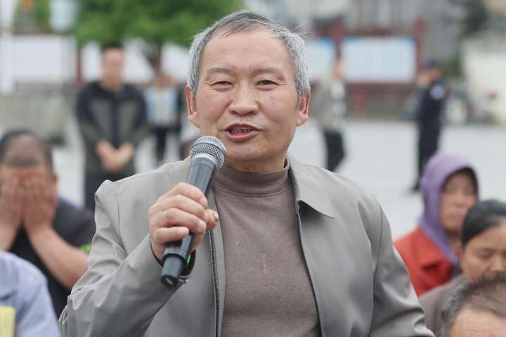 五里镇甘溪村村民龚节余提问.jpg